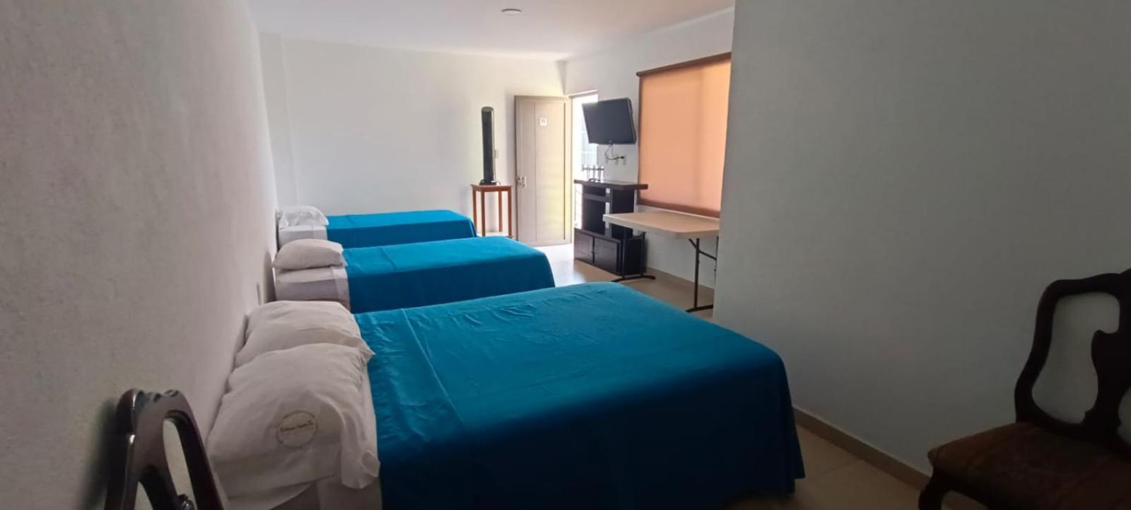 Estancia Santa Fe Celaya  Zimmer foto